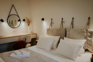 Postel nebo postele na pokoji v ubytování Luxury Inn Grand Residences