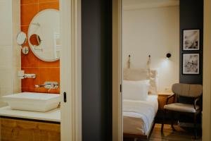 Postel nebo postele na pokoji v ubytování Luxury Inn Grand Residences