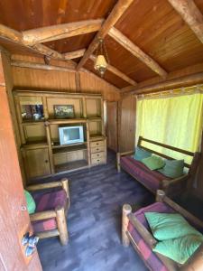 una vista aérea de un dormitorio en una cabaña en Cabañas vacacionales Lefincul, en Pucón
