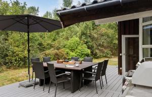 Zahrada ubytování 4 Bedroom Awesome Home In Nexø + 20 fotografií