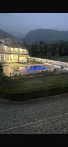 Πισίνα στο ή κοντά στο Villa ERVIN