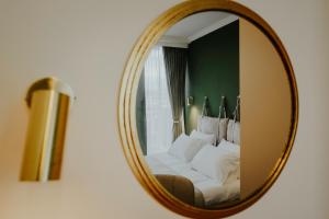 Postel nebo postele na pokoji v ubytování Luxury Inn Grand Residences