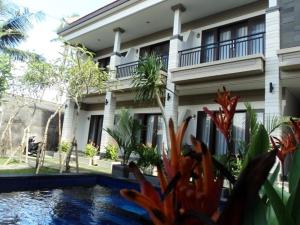 Gallery image of De Dukuh Guest House in Kuta