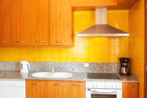 A kitchen or kitchenette at Villa Solana Még 16 kép