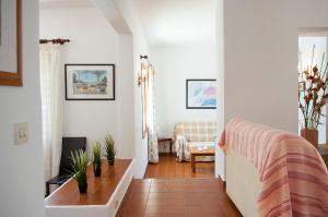 A seating area at Villa Solana