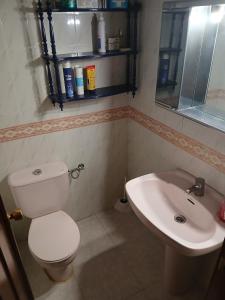 Koupelna v ubytování Cuarto Privado Doble en Toledo