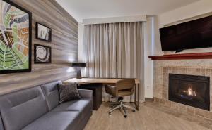 TV a/nebo společenská místnost v ubytování Residence Inn Prescott