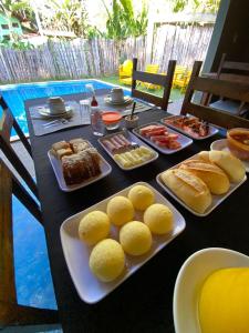 Comida no hotel ou em algum lugar perto