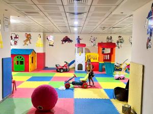 Laste klubi majutusasutuses Atelier Partition Room in Tecom Near Internet City Metro