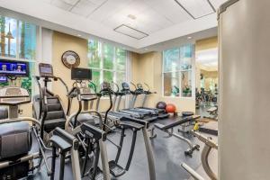Cozy 1BR MGM retreat with pool and gym
