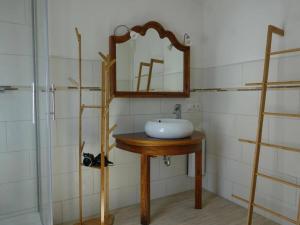 Foto sihtkohas Dernbach asuva majutusasutuse Holiday apartment Uhu in the house on linden tree galeriist +14 fotot