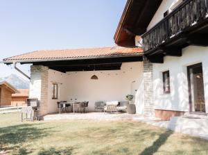 The building in which the holiday home is located