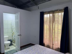 Vannituba majutusasutuses Hostel Cora Chía