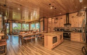 Η κουζίνα ή μικρή κουζίνα στο Serenity in the Mist