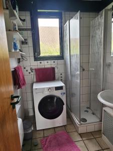 Ein Badezimmer in der Unterkunft Ferienhaus 196 in Fedderwardersiel