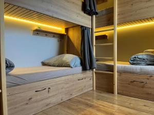 Imagen de la galería de Sherpa's Hostel High Tatras, en Štrbské Pleso