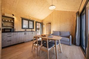 Kuchyň nebo kuchyňský kout v ubytování Basecamps Cerdanya