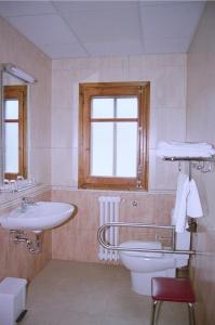 Koupelna v ubytování Hostal Fondevila