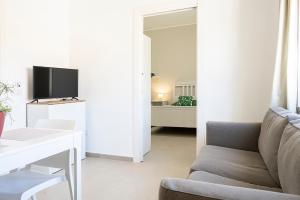 Μια τηλεόραση ή/και κέντρο ψυχαγωγίας στο Onda su onda San Leone