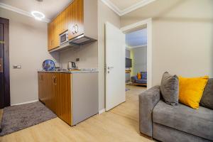 A kitchen or kitchenette at La Palace Exclusive Design