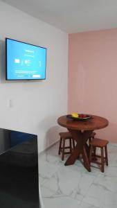 Μια τηλεόραση ή/και κέντρο ψυχαγωγίας στο Em Harmonia com a Natureza