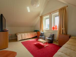 Posezení v ubytování Bungalow in Sondel near Slotermeer Lake