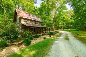 Κήπος έξω από το Antique Cabin