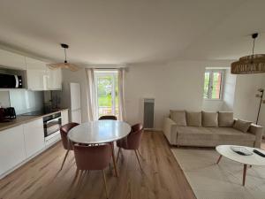 Kuchyň nebo kuchyňský kout v ubytování Bel appartement T2 "Mondarrain" avec terrasse + 3 fotografie