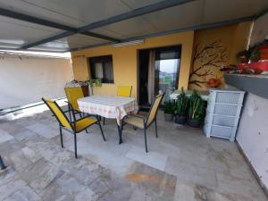 Kuchyň nebo kuchyňský kout v ubytování Skyloft Nea Karvali