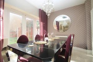 Gallery image of Elegant Double Room, great location in Hornchurch