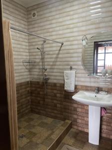 Koupelna v ubytování Семейная Вилла