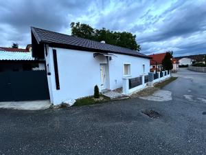 Budova, v ktorej sa apartmán nachádza