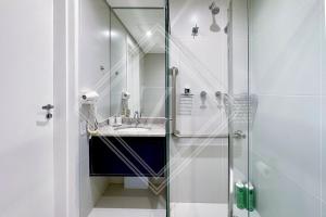 Koupelna v ubytování Zainalofts7Vila Mariana ao lado metrô, CASV 64 ID + 18 fotografií