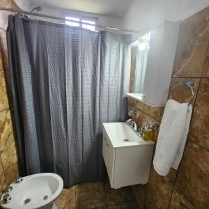Ένα μπάνιο στο Departamento completo en Ezeiza
