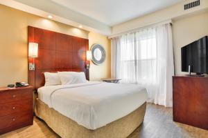 TV a/nebo společenská místnost v ubytování Residence Inn Prescott