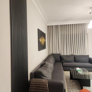 Ruang duduk di Flat In Shafa Badran