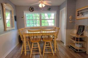 Φωτογραφία από το άλμπουμ του Best Vacation Rental Value at Lake Jocassee σε Salem