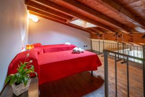 Postel nebo postele na pokoji v ubytování Wine & Lake in Franciacorta 3