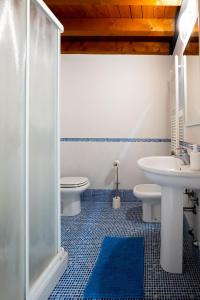 Koupelna v ubytování Wine & Lake in Franciacorta 3