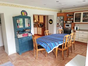 Kuchyň nebo kuchyňský kout v ubytování Hietaman Vierastalo Jokipääty