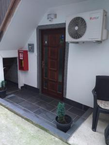 Zdjęcie z galerii obiektu Apartment Frenki- Tkalčićeva -self check in-free parking w Zagrzebiu