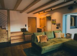 Ein Sitzbereich in der Unterkunft Chalet Astra, Whirlpool & Sauna