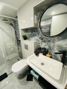 Ένα μπάνιο στο Panda Home