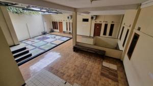 Ένα μπάνιο στο Wisma Alamanda