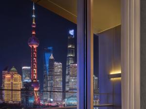 Pemandangan umum bagi Shanghai atau pemandangan bandar yang diambil dari hotel