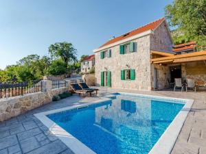 Bazén v ubytování Holiday Home Rustic - Two Bedroom Holiday Home with Private Pool nebo v jeho okolí