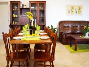 Fotografie z fotogalerie ubytování Villa Lina - Five Bedroom Villa with Terrace and Sea View v destinaci Brsečine