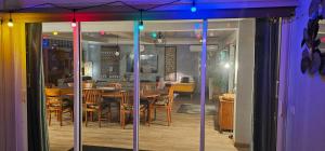 Tiare Pool Lodge餐厅或其他用餐的地方