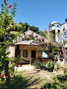 Tangga Bungalows Gili Air外面的花园