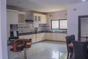 Kuchyň nebo kuchyňský kout v ubytování Kachimam Homes